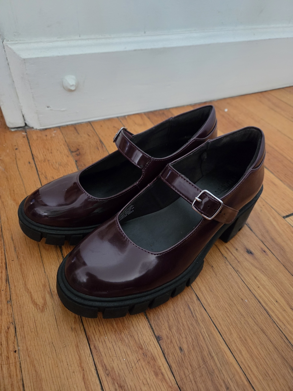 Old Navy Patent Mary Jane Chunky Heels in Burgundy